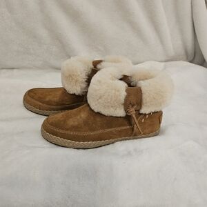 UGG Tan Suede Winter Boots with Cream Fur Size 6M